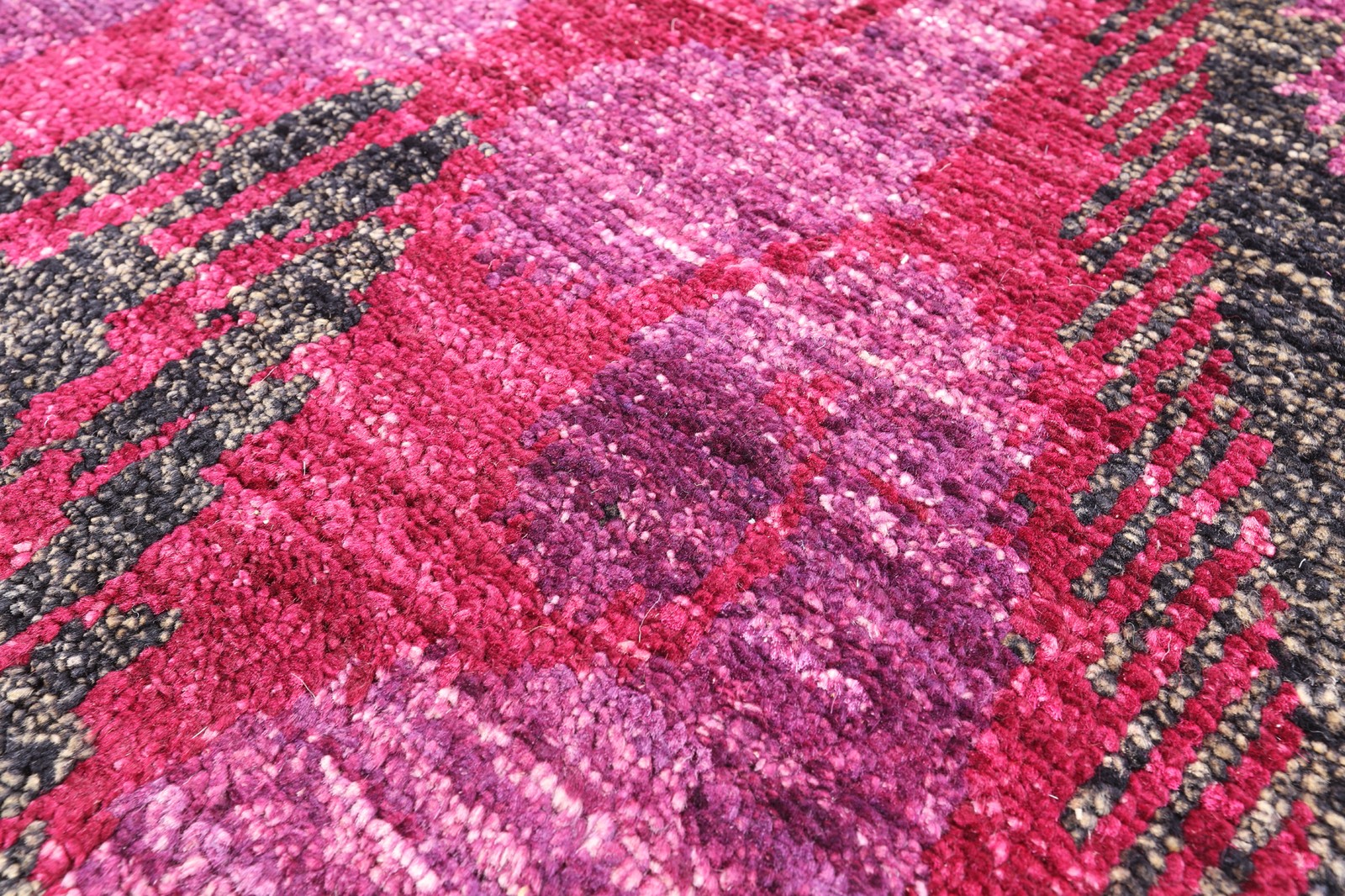5′ 10″ X 8′ 10″ Ikat Hand Knotted Wool Area Rug – P6425