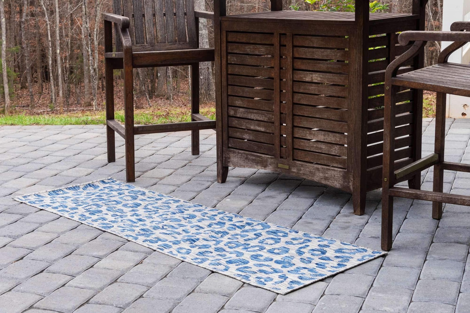 Outdoor Safari Collection Area Rug – Leopard (2′ x 6′ 1″ Runner, Blue/ Gray)