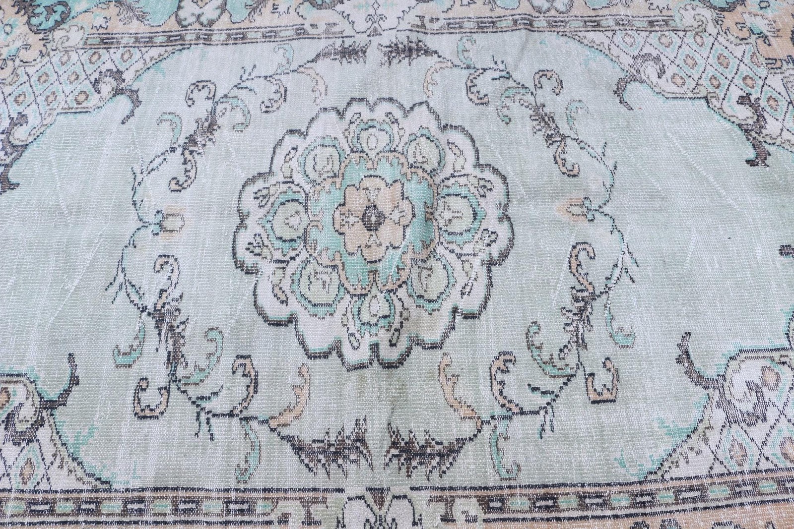 Vintage Turkish Rug 5,2×7,7 ft (157×234 cm), Blue White Oriental Rug