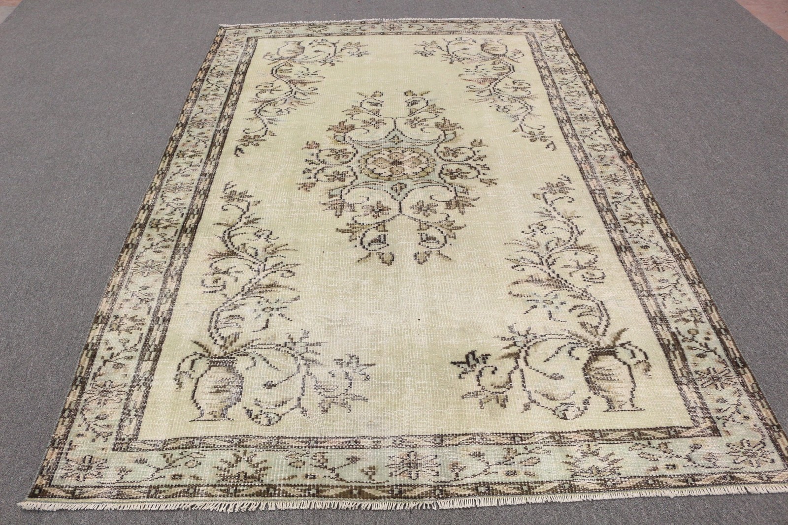5,7×8,3 ft Vintage Rug, Turkish Large Rug, White Brown Animal Print Wool Rug
