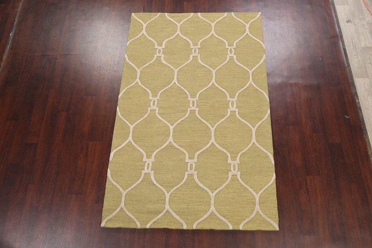 Light Gold with Ivory Trellis Pattern 5×8 Hand-Tufted Wool Area Rug