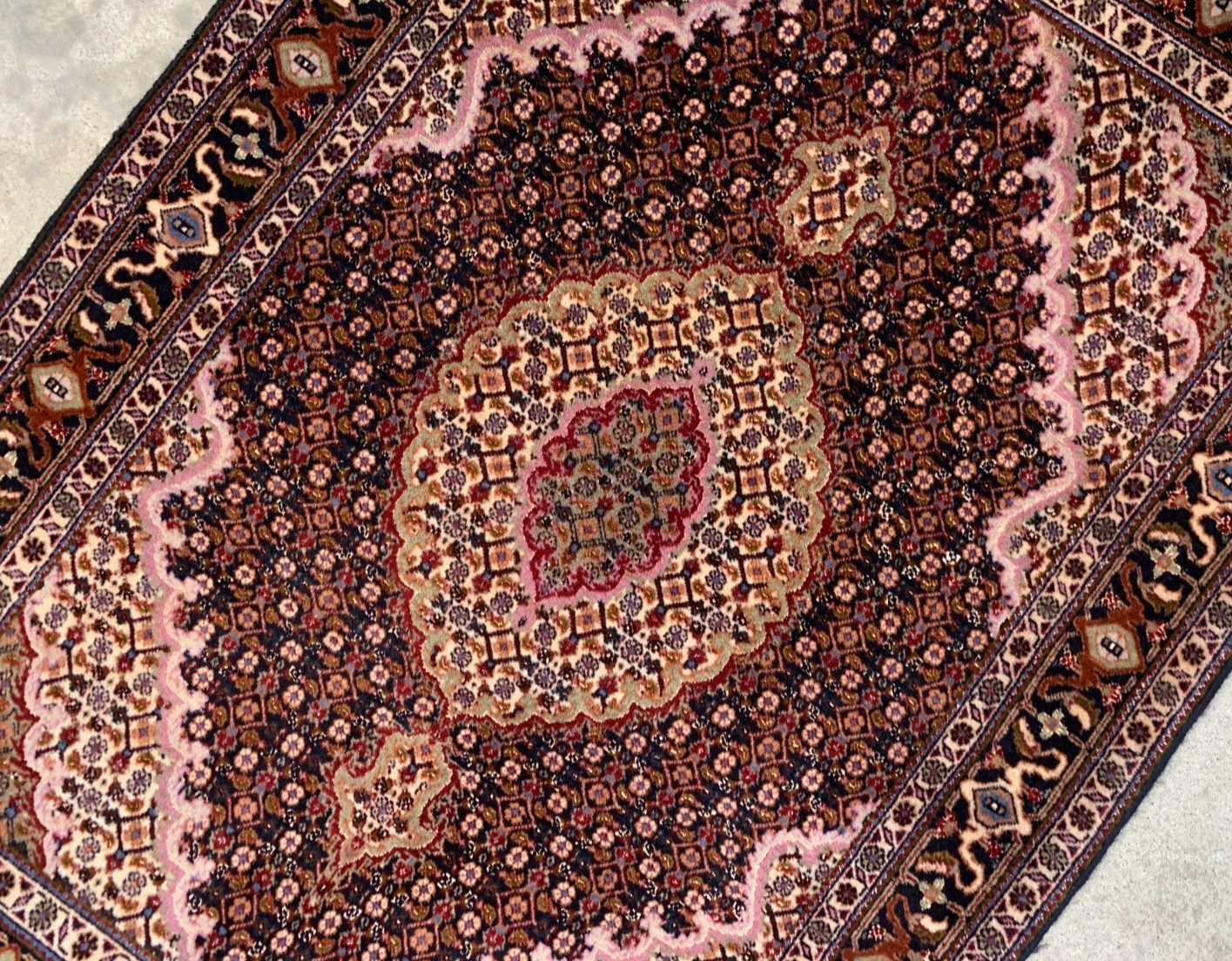 3’3″x5’1” Hand-Knotted Silk & Wool Tabrize Area Rug – Area Carpet