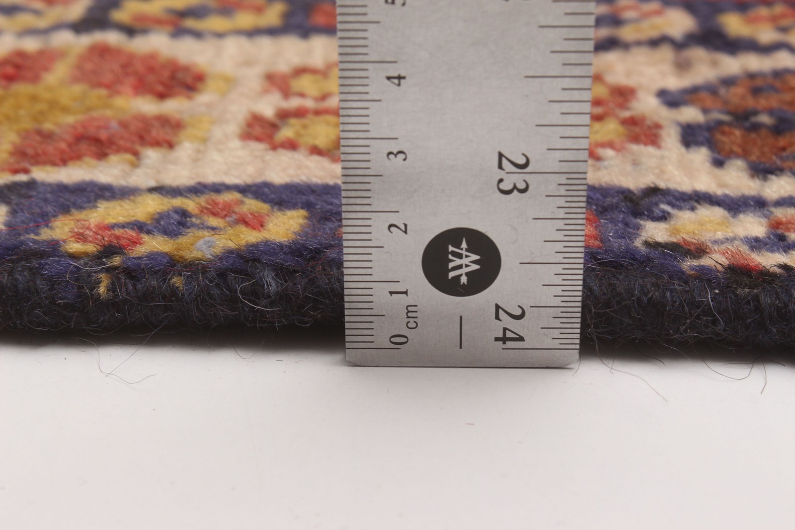 Vintage 4’10” x 6’1″ Traditional Hand Knotted Vegetable Dye Wool Area Rug