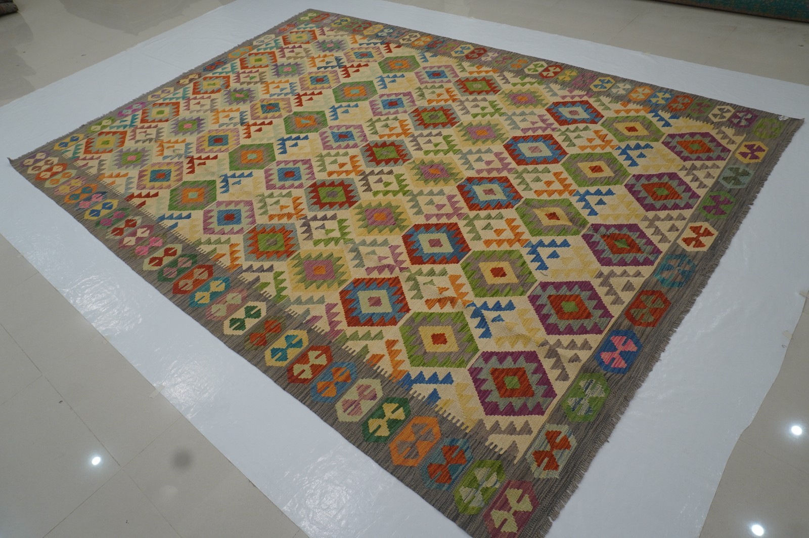 9×12 ft Beige Afghan Handmade Geometric Wool Kilim Area Rug (8’6″x11’5″)