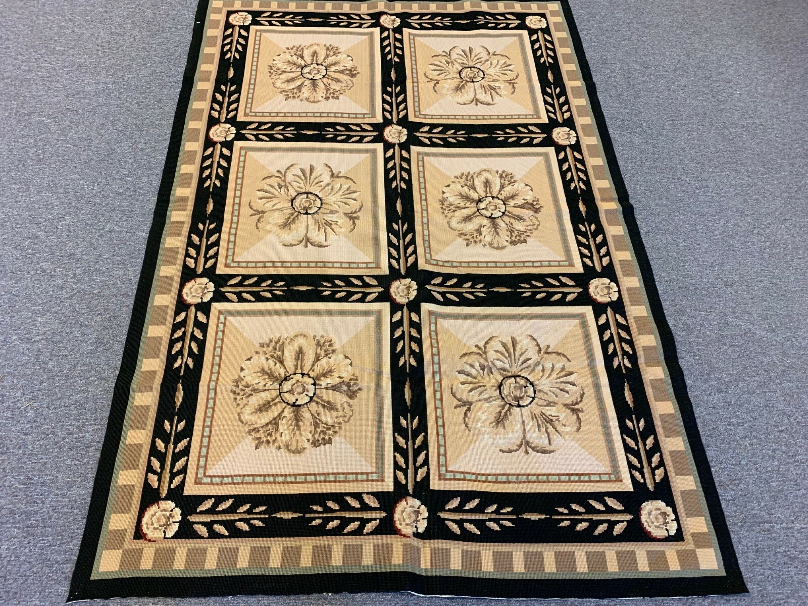 FRENCH AUBUSSON DESIGN NEEDLEPOINT WOOL ORIENTAL AREA RUG / WALL HANGING 4X6
