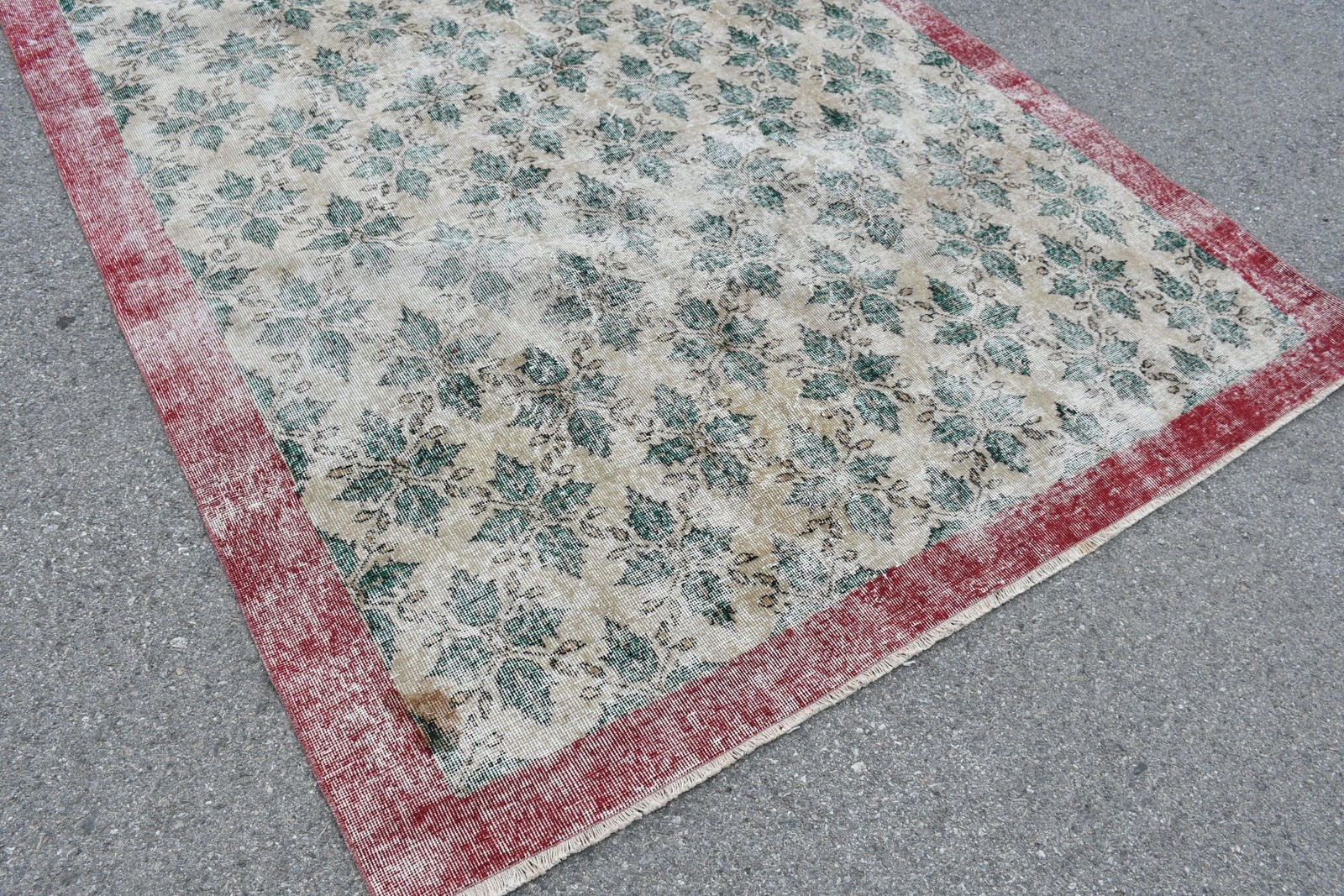 Vintage Turkish Large Rug 6,1×9,4 ft, Red Green Floral Wool Rug
