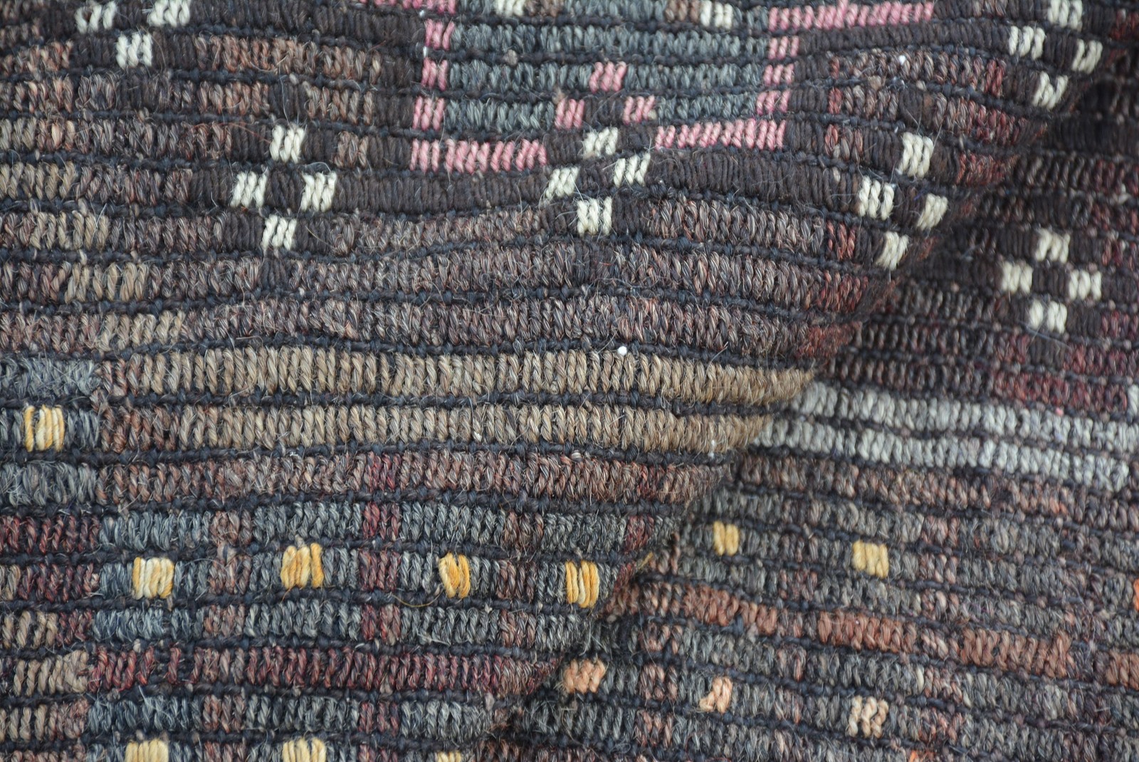 Vintage Area Rug 5,7×6,2 ft (173×190 cm), Kilim Brown Floral Turkish Rug