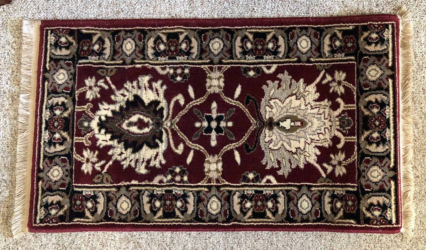 Oriental Weavers of America Sakkara Eva Burgundy Rug TA80E12L 1’11” x 3’8”•New