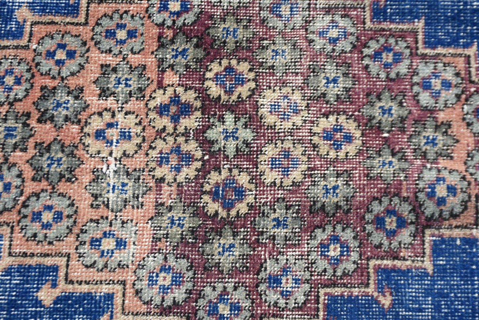 Vintage Area Rug 3,8×7,4 ft (117×226 cm), Turkish Blue Animal Print Rug