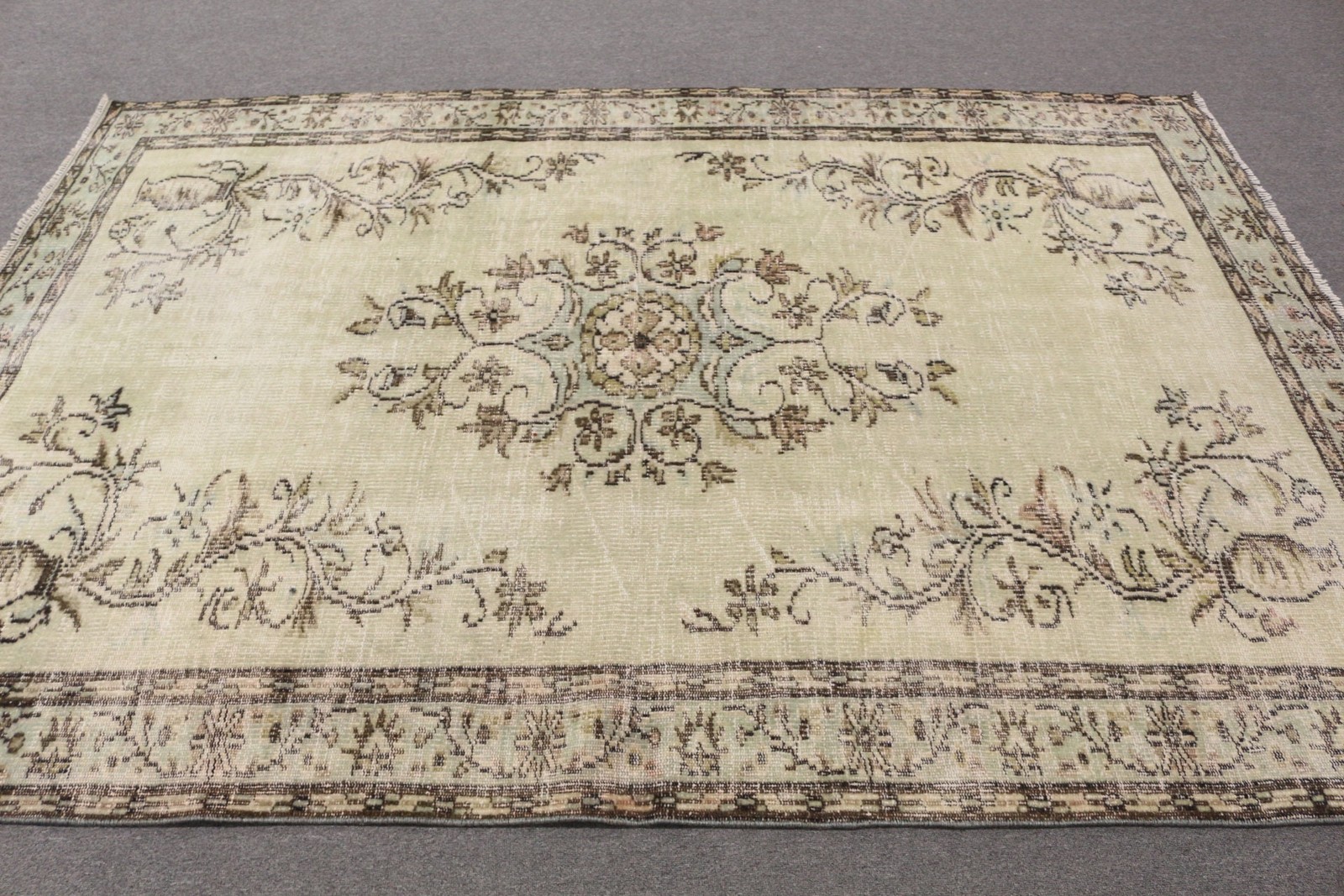 5,7×8,3 ft Vintage Rug, Turkish Large Rug, White Brown Animal Print Wool Rug