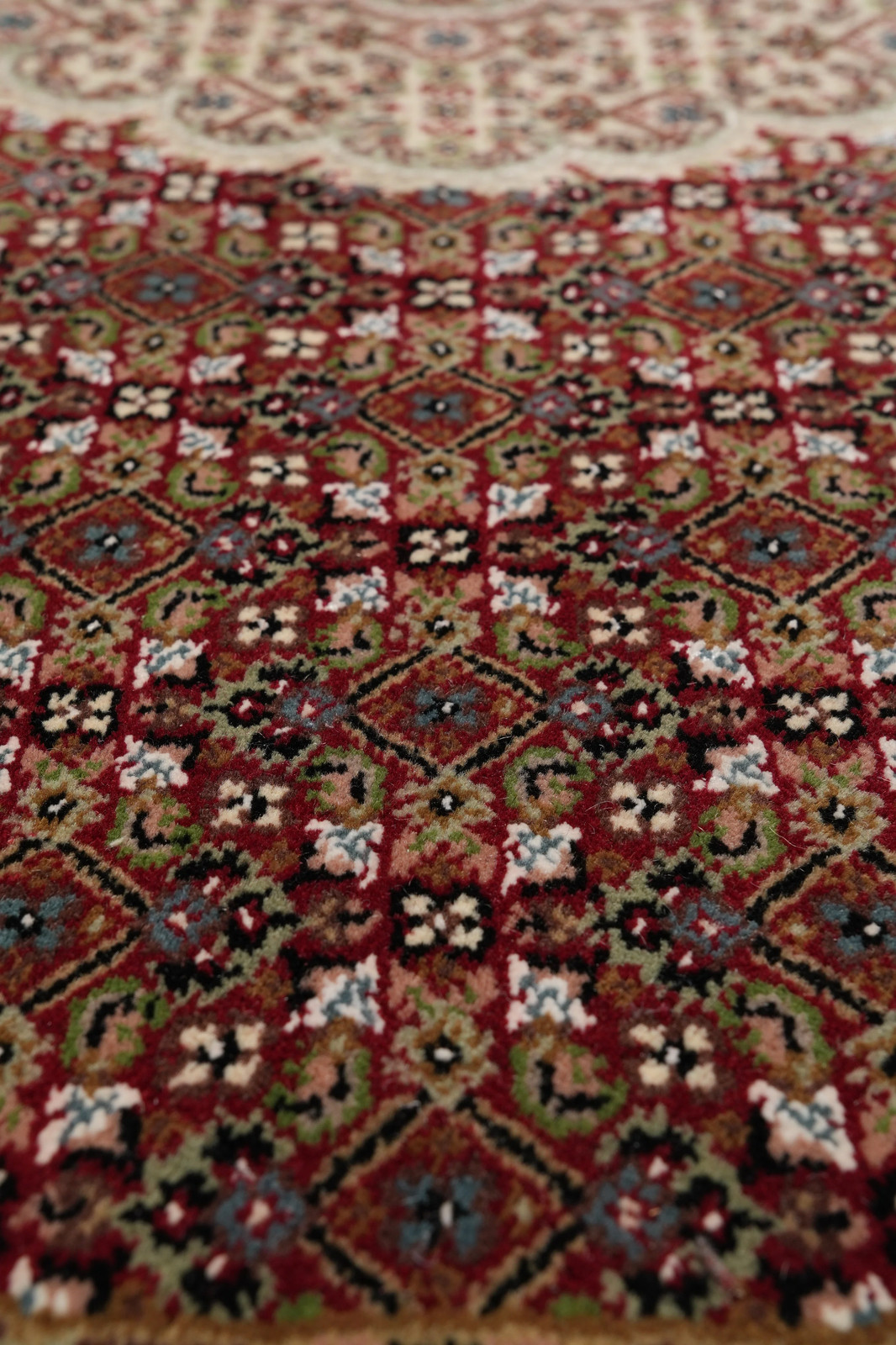 6 Feet Round Mahii Tabriiz Rug Wool and Silk India #F-4634