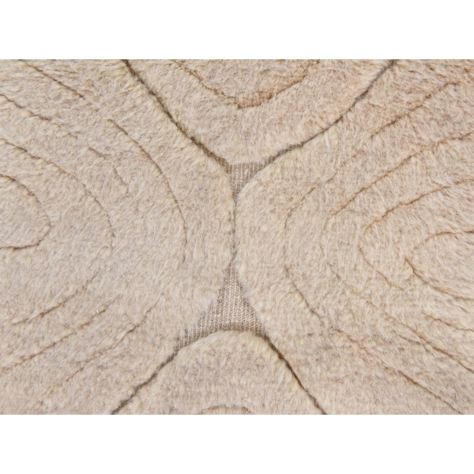 2’1″x2’10” Beige Moroccan Weave Shaggy and Soft Pile Hand Knotted Wool Mat Rug