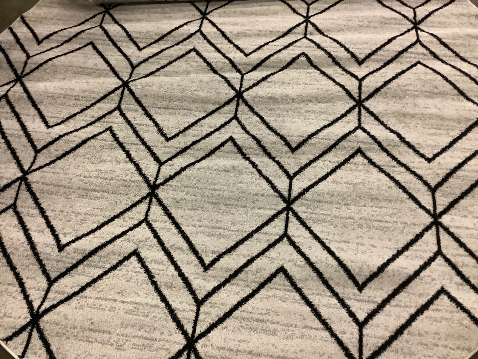 LIGHT GREY / BLACK 8′-0″ x 8′-0″ Flaw in Rug Reduced Price 1172670553 ADR241F-8R