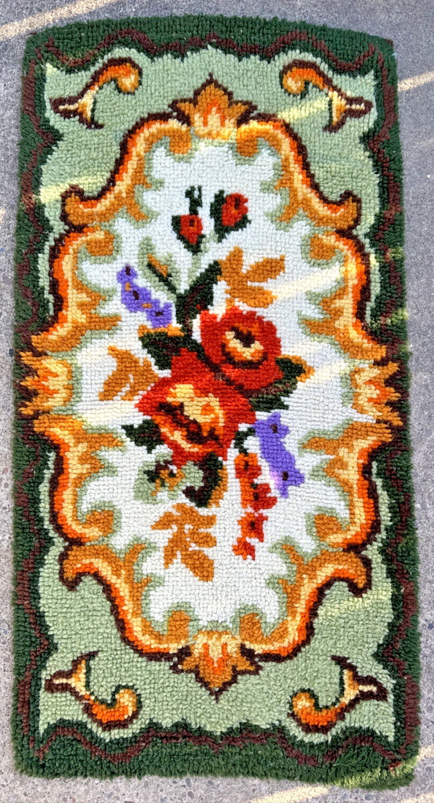 Vintage Shillcraft Ready Made Latch Hook Rug Floral Roses Scalloped Edge Retro