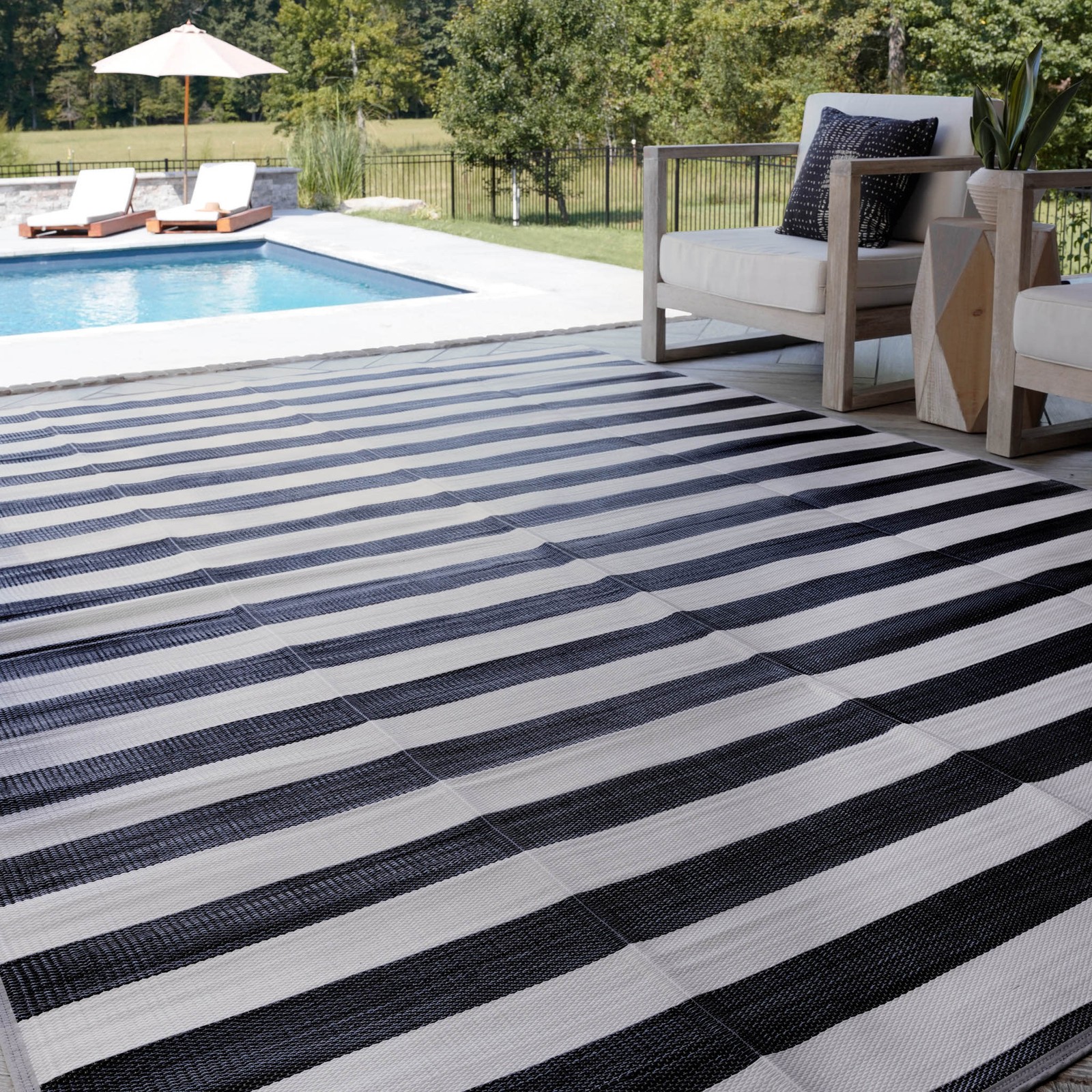 Tayse LNA1103 9X12 Luna Black 9 ft. x 12 ft. Striped Indoor Outdoor Area Rug,