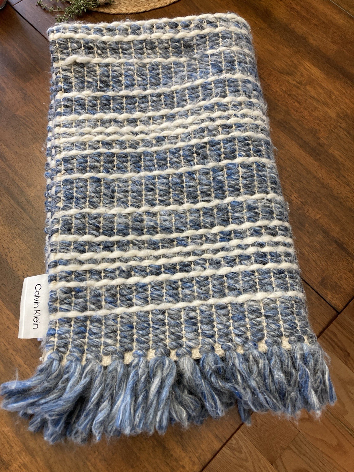 Calvin Klein Wool Blend 2×4’ Area Rug Woven Blue/White