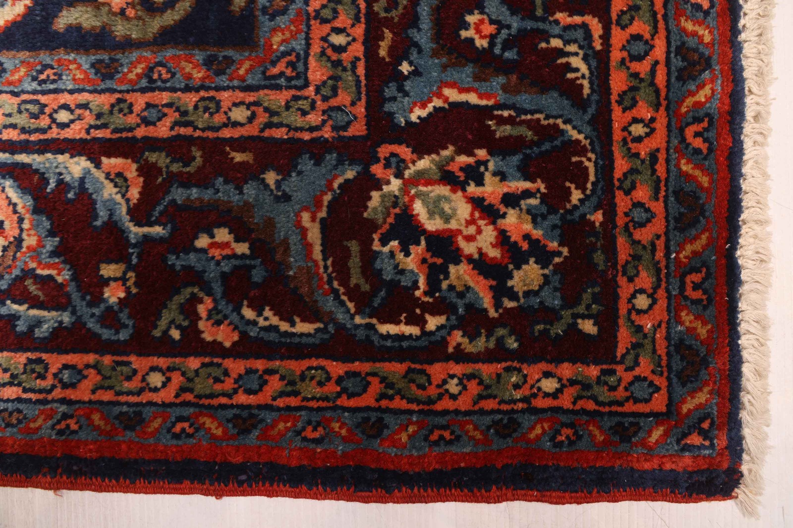 Vintage 4’3″ x 6’2″ Traditional Hand Knotted Vegetable Dye Wool Area Rug