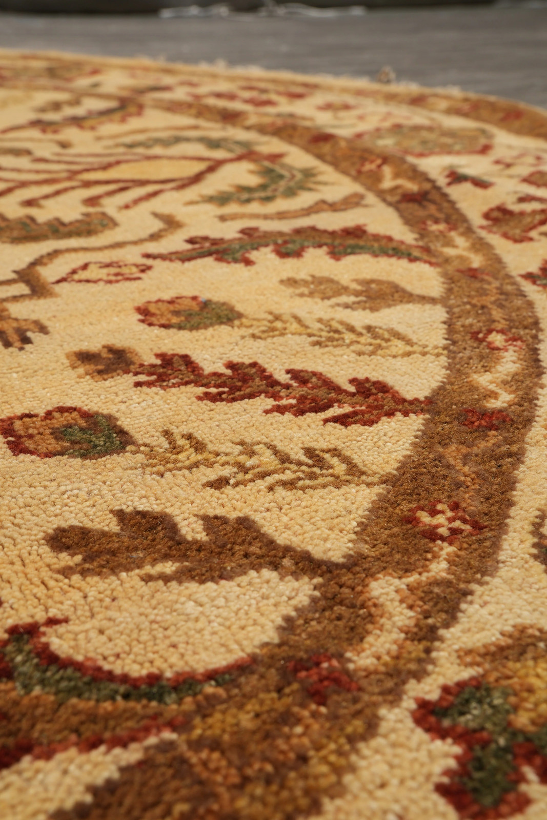 6 x 6 Round Light Beige Wool Agra Rug #F-4211