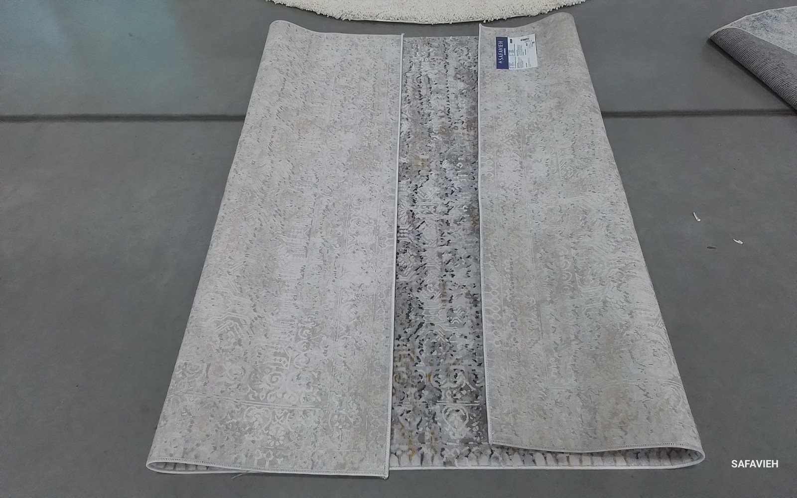 GREY / CREAM 5′-2″ x 7′-0″ Back Stain Rug, Reduced Price 1172801152 ALH625E-57