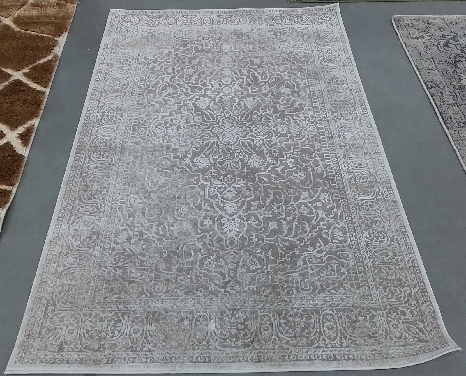 BEIGE / CREAM 4′-0″ x 6′-0″ Back Stain Rug, Reduced Price 1172805267 RFT670A-4