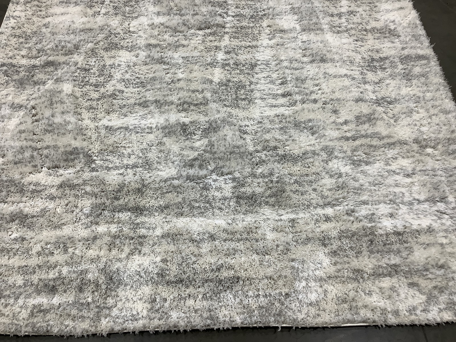 IVORY / LT GREY 6′-7″ x 9′-0″ Back Stain Rug, Reduced Price 1172683334 BER563F-7