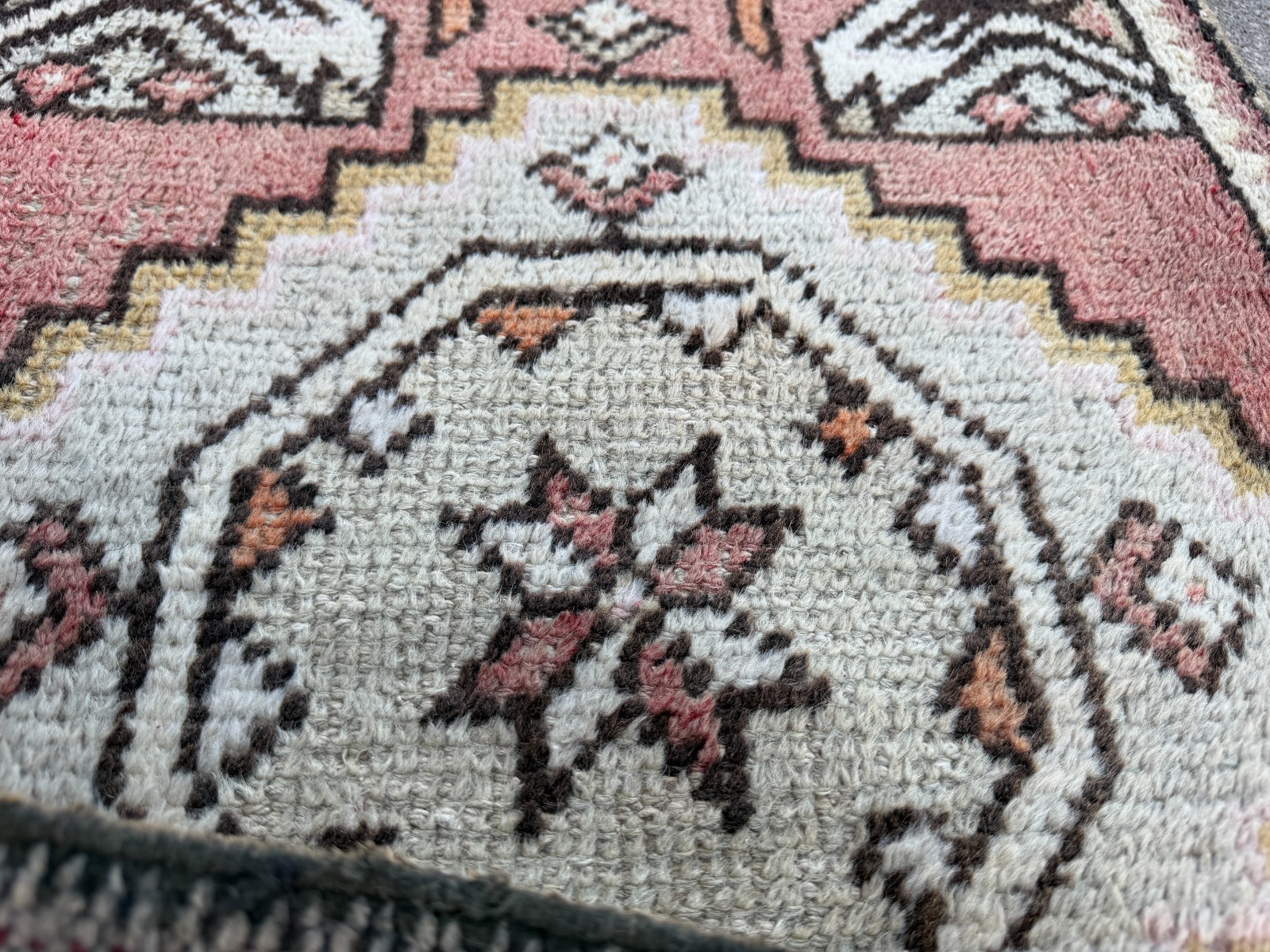 Vintage Turkish Mini Accent Rug 1.8×3.2 ft Rose Black Geometric Door Mat
