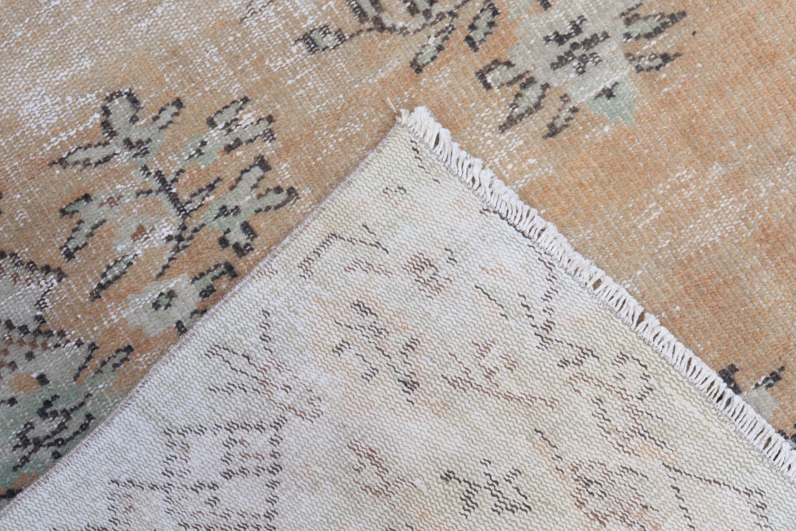 5×7,8 ft Vintage Rug, Brown Bordered Turkish Rug Wool
