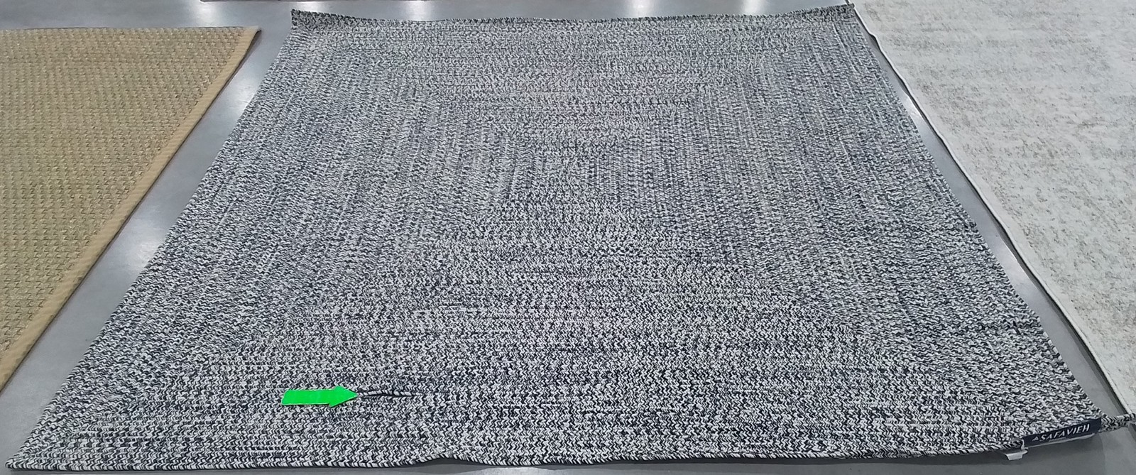 DARK BLUE / IVORY 8′-0″ x 8′-0″ Damaged Rug Reduced Price 1172795924 BRA201N-8SQ