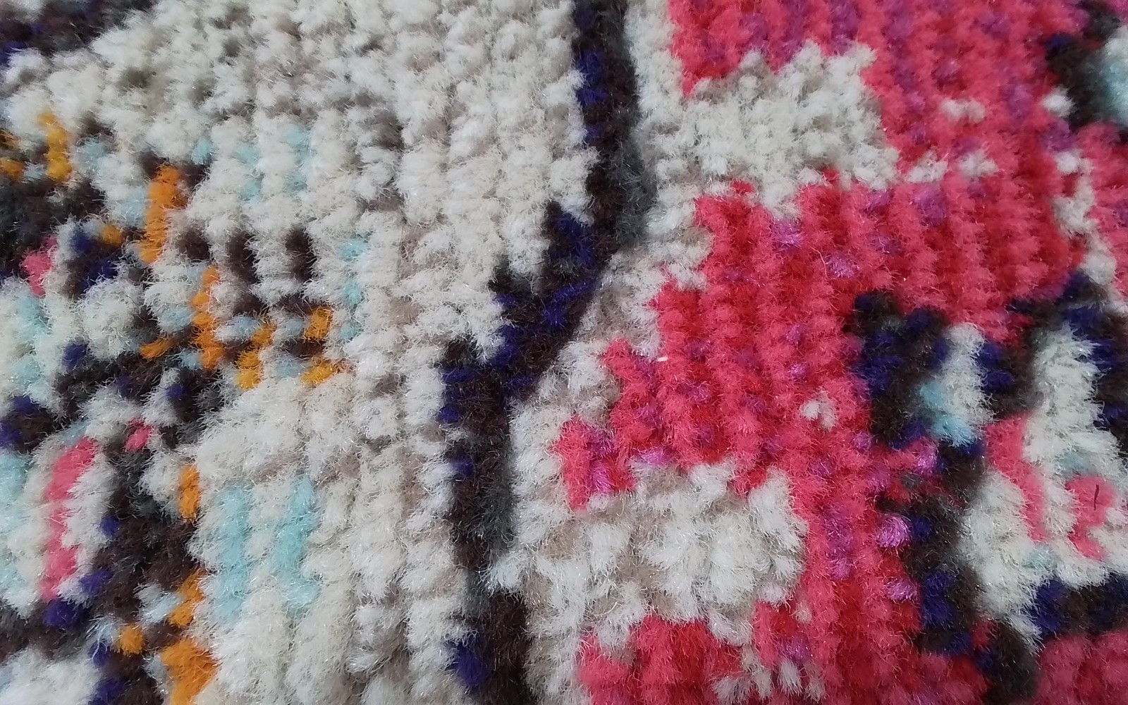 FUCHSIA / BLUE 4′-0″ x 6′-0″ Flaw in Rug, Reduced Price 3172810636 MAD473A-4
