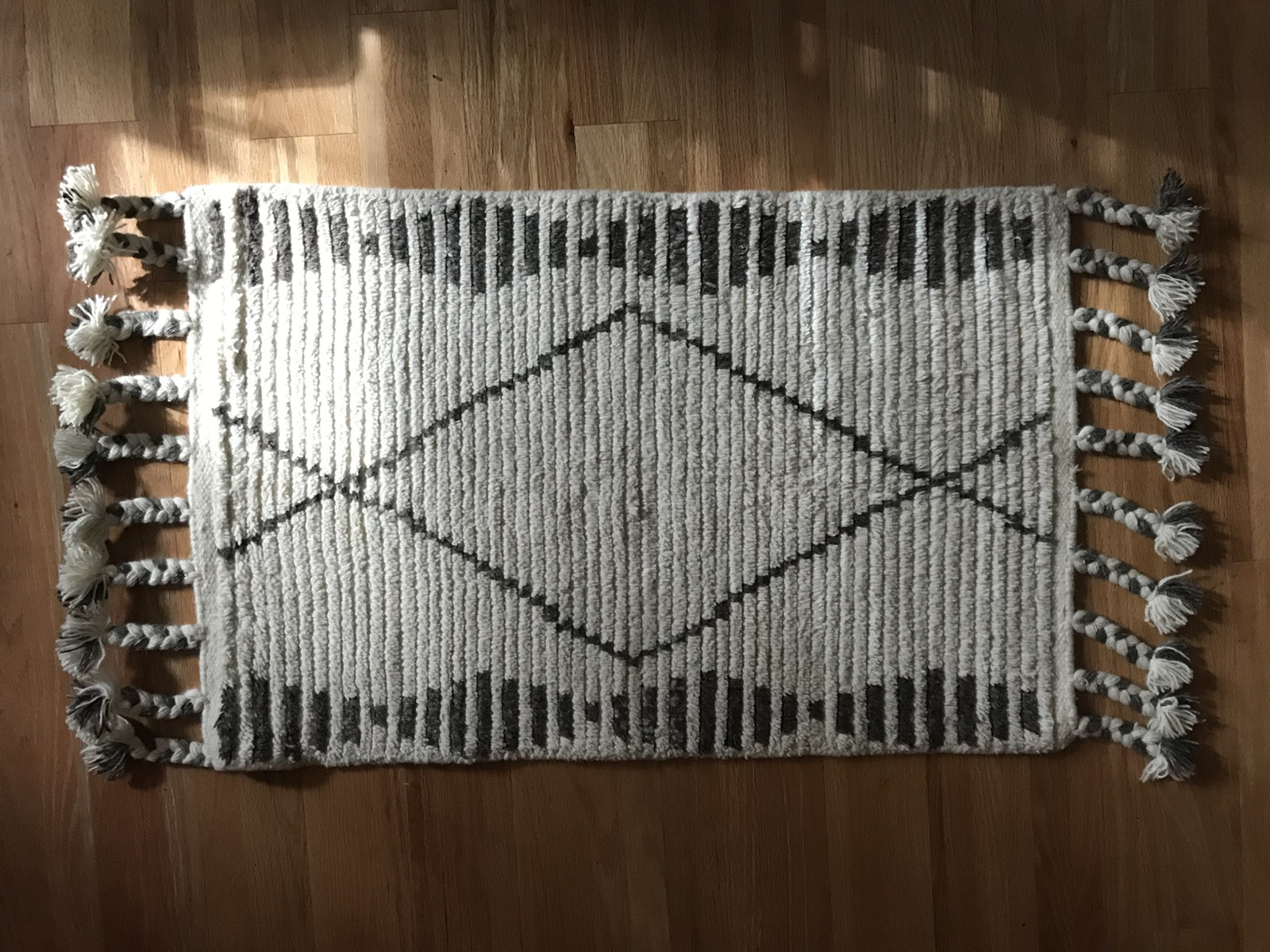 MAGNOLIA HOME TULUM TF-01 Rug 2’ X 3’ – Ivory & Pebble (Brown)