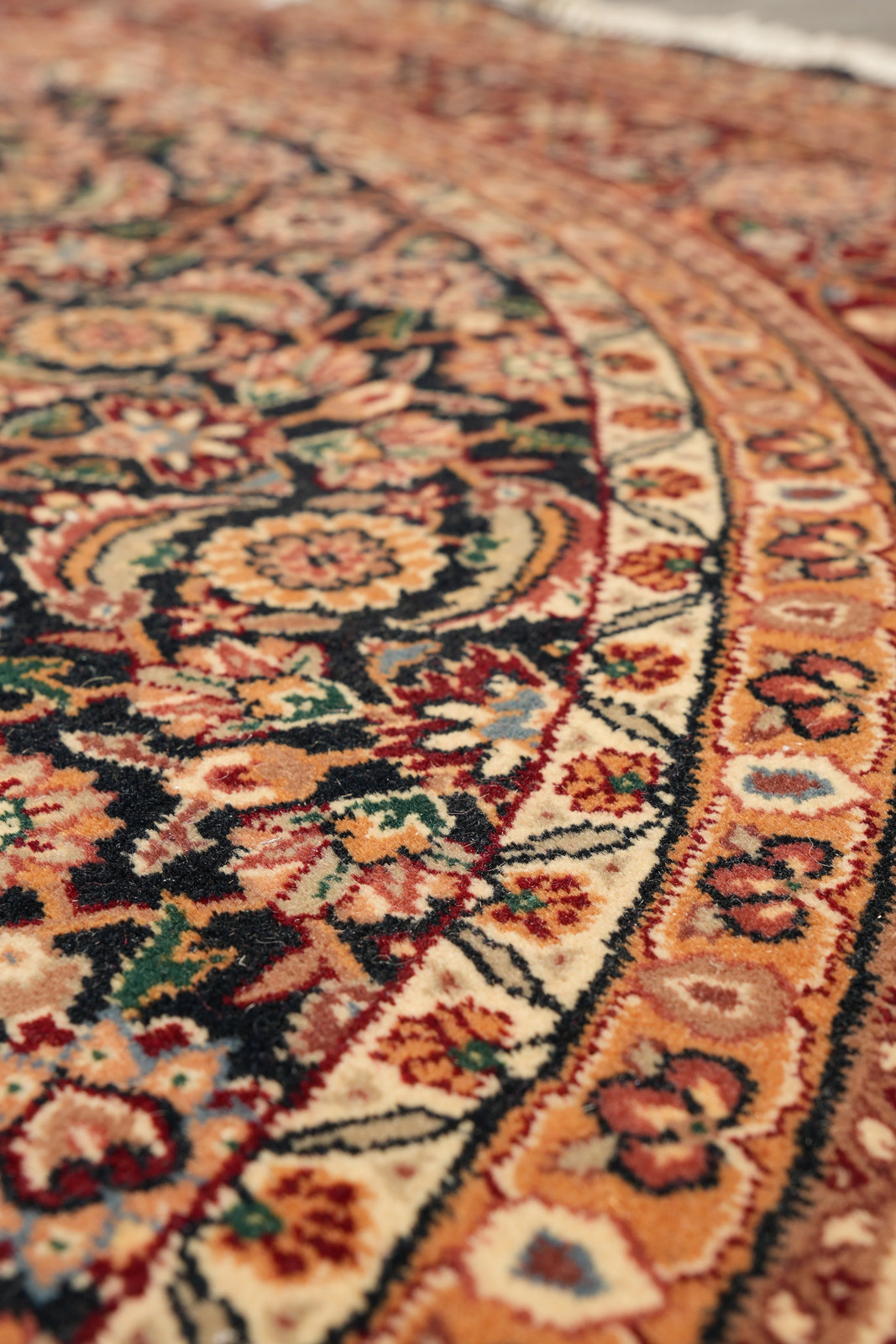 6 x 6 Round Wool and Silk Mahii Herrati Tabriiz Rug #F-4202
