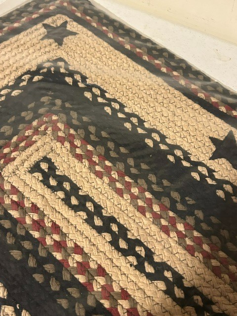 Country Black Star Braided jute Rug 20 in x 30 in