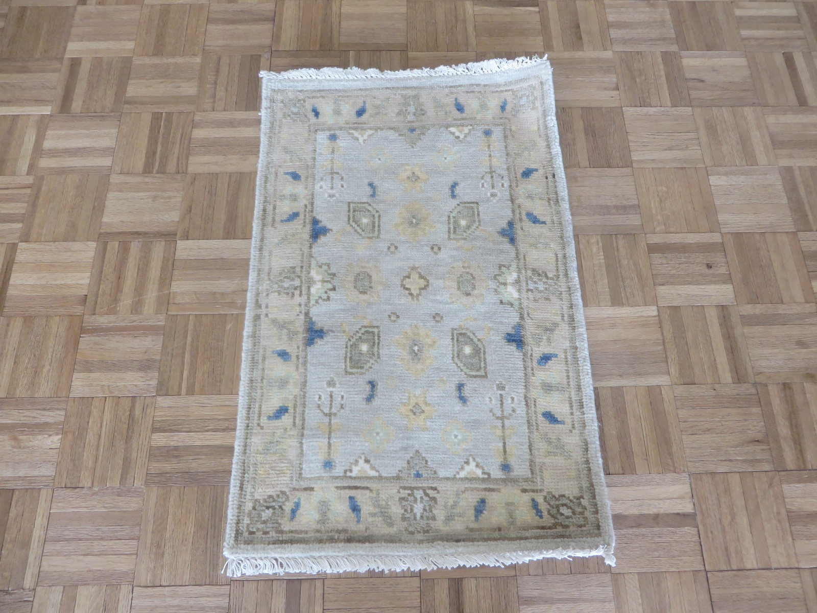 2’1 x 3’1 Hand Knotted Gray Oushak Oriental Rug G16979