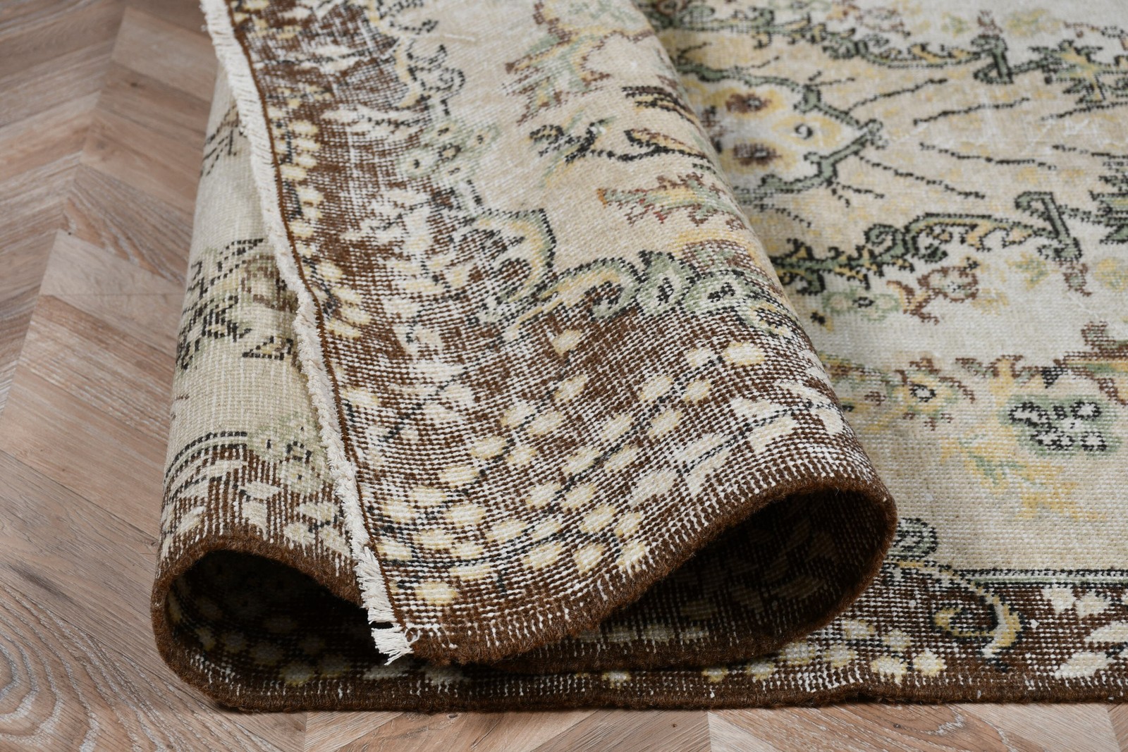 Vintage Turkish Rug 4×6,6 ft (122×201 cm), Brown Oriental Wool Rug
