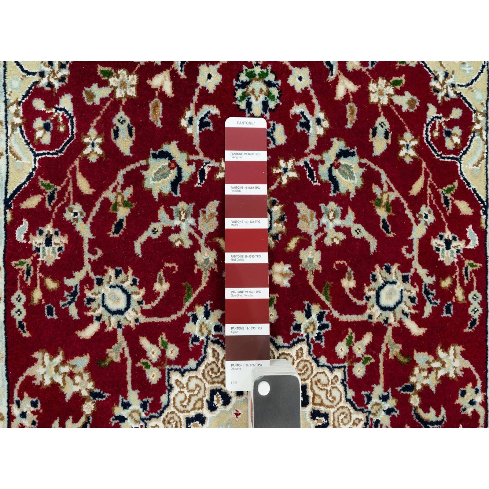 2’7″x4’1″ Sun Dried Tomato Red Nain Central Medallion Hand Knotted Rug R90515