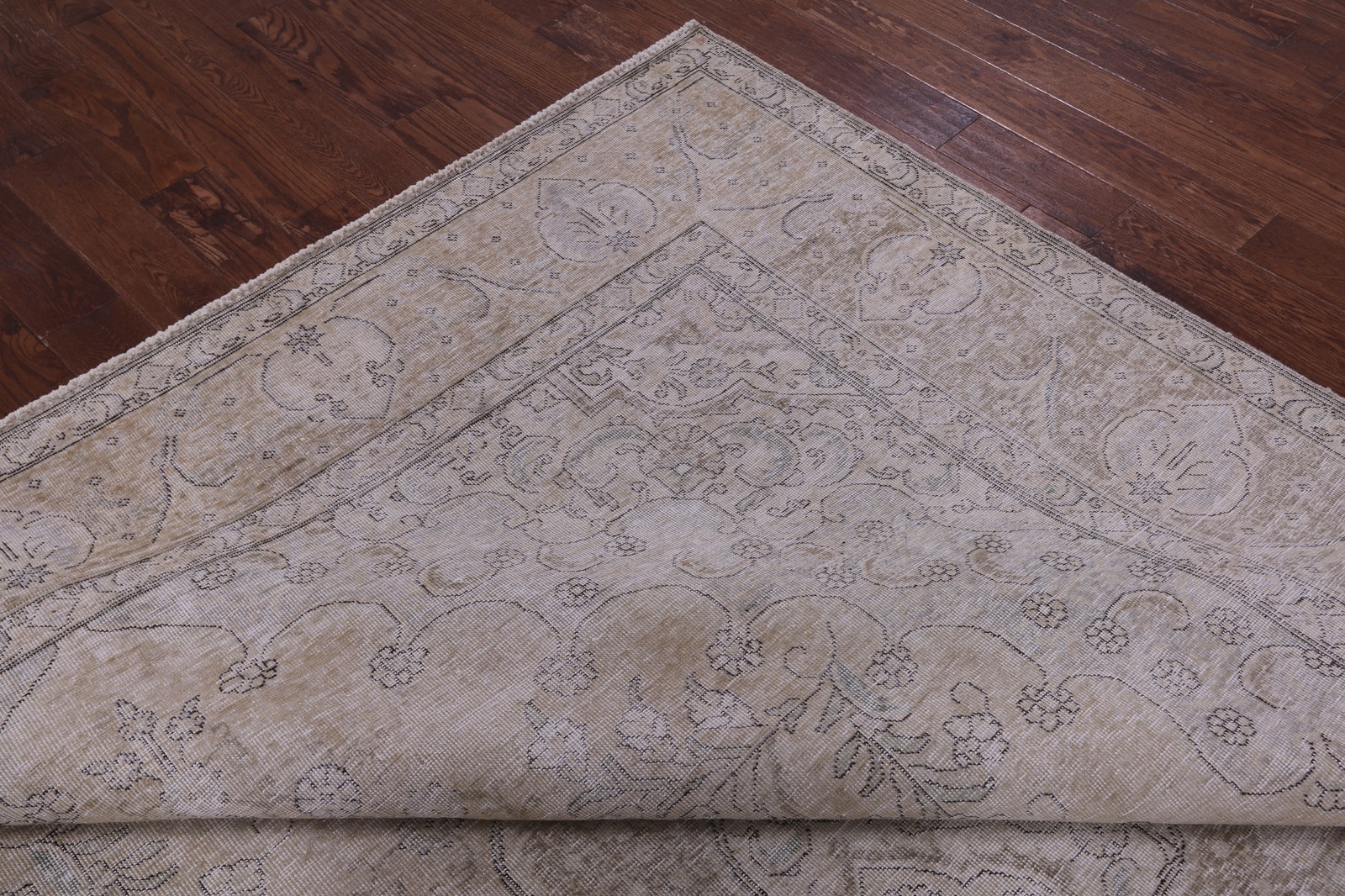 Handmade Vintage White Wash Rug 9′ 8″ X 12′ 3″ – Q18500