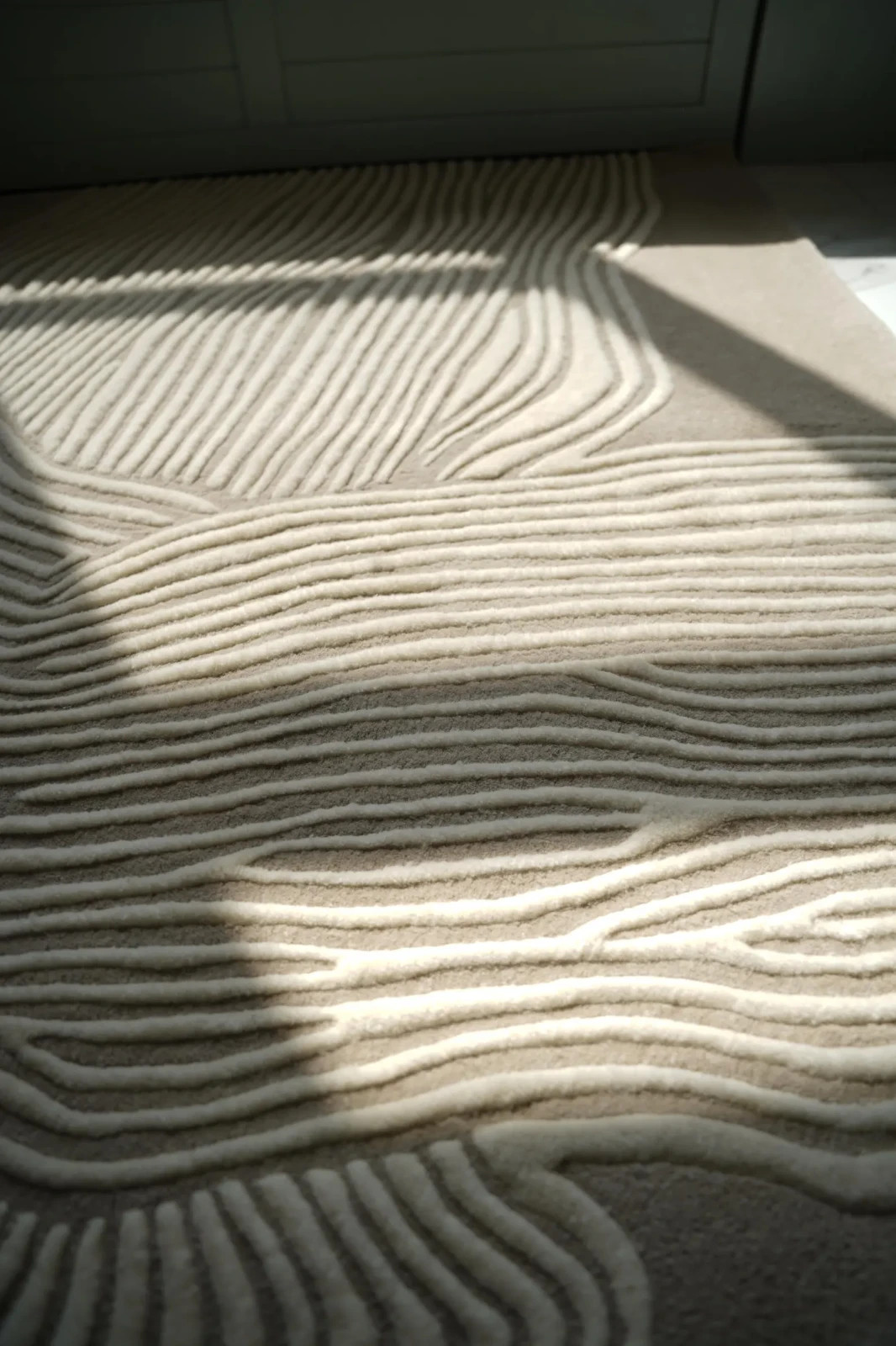 New Handmade Tufted Wool Rug | Neutral Abstract Area Rug | Modern Carpet