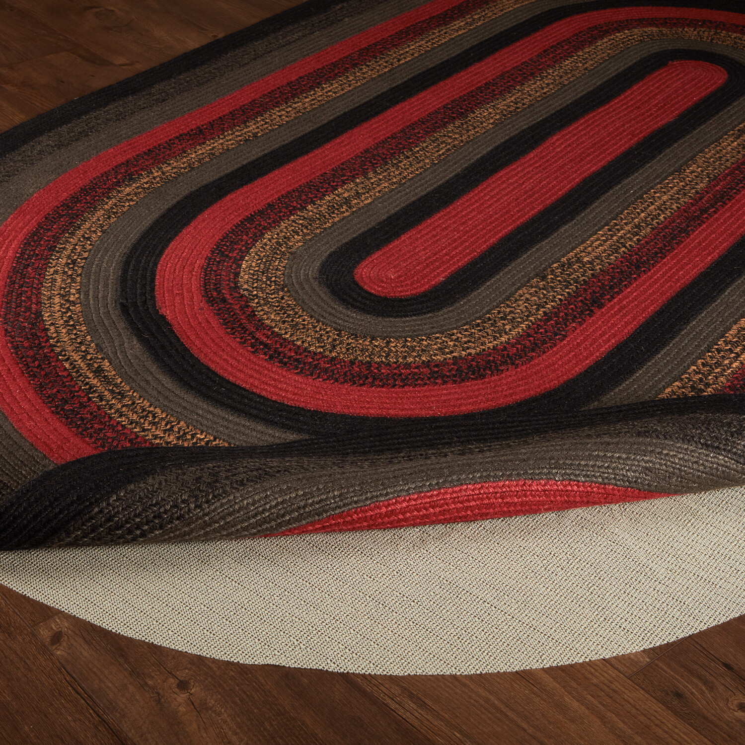 Red Black Oval Braided Rug Eco-Friendly Country Style Non-Slip Cumberland