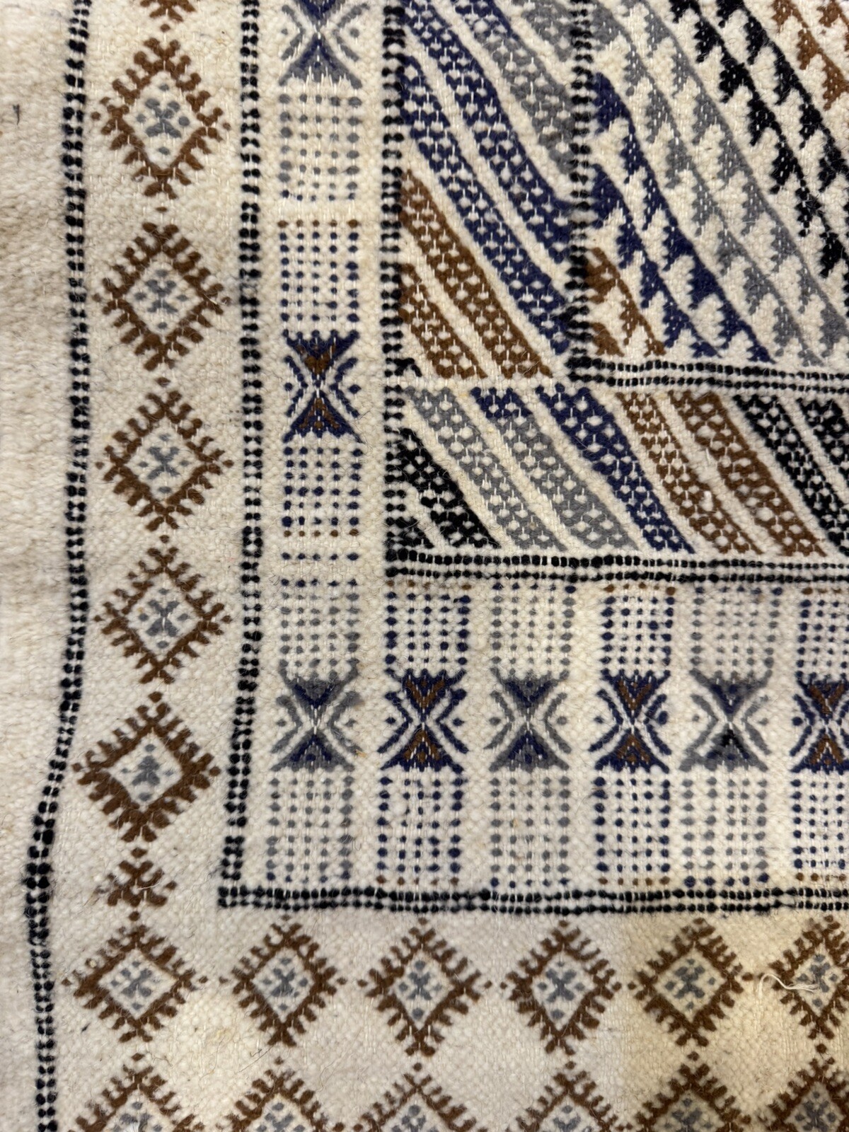 6 x 3 New Hand Knotted Wool Rug made in Tunisia. AKA “Margoum” 187 cm X 112 cm