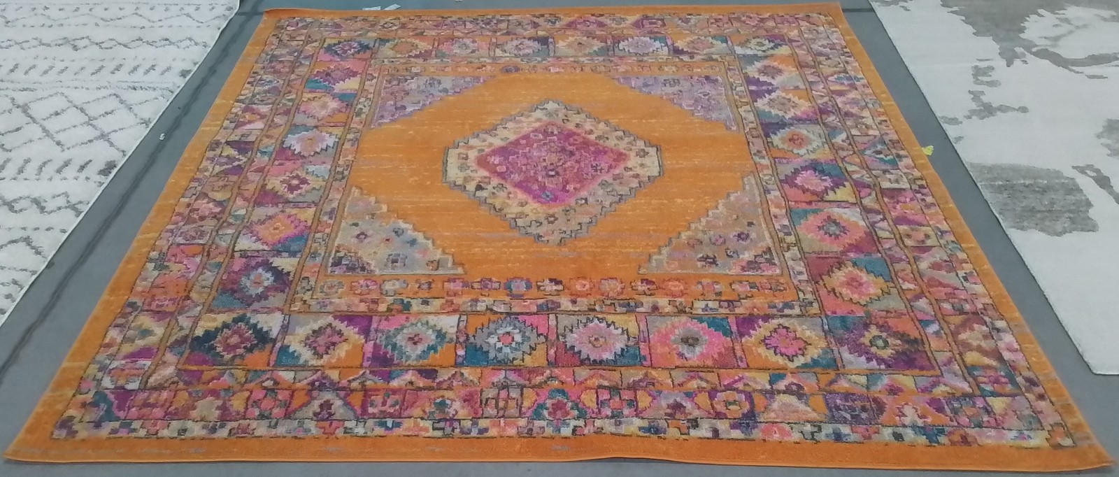 ORANGE / FUCHSIA 8′-0″ x 8′-0″ Flaw in Rug, Reduced Price 1172801998 MAD133D-8SQ