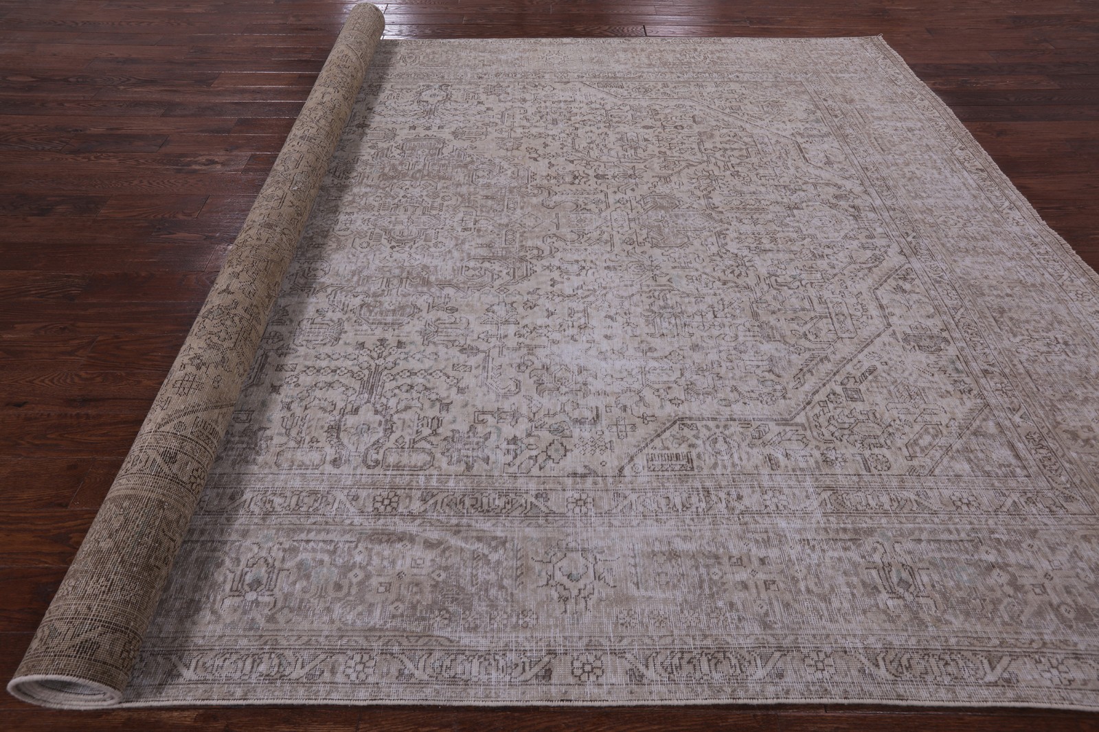 9′ 1″ X 12′ 6″ Vintage White Wash Hand Knotted Wool Rug – Q2569