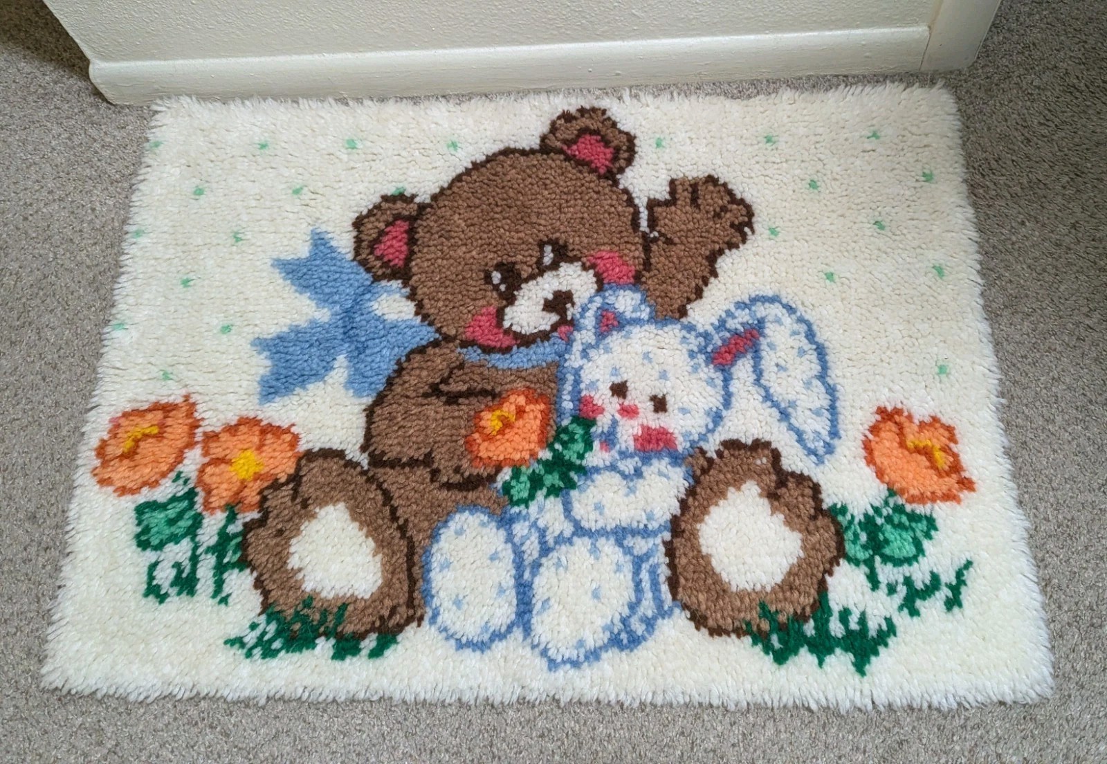 VTG Teddy Bear & Bunny Nursery Kids Room Latch Hook Accent Rug Home / Wall Decor