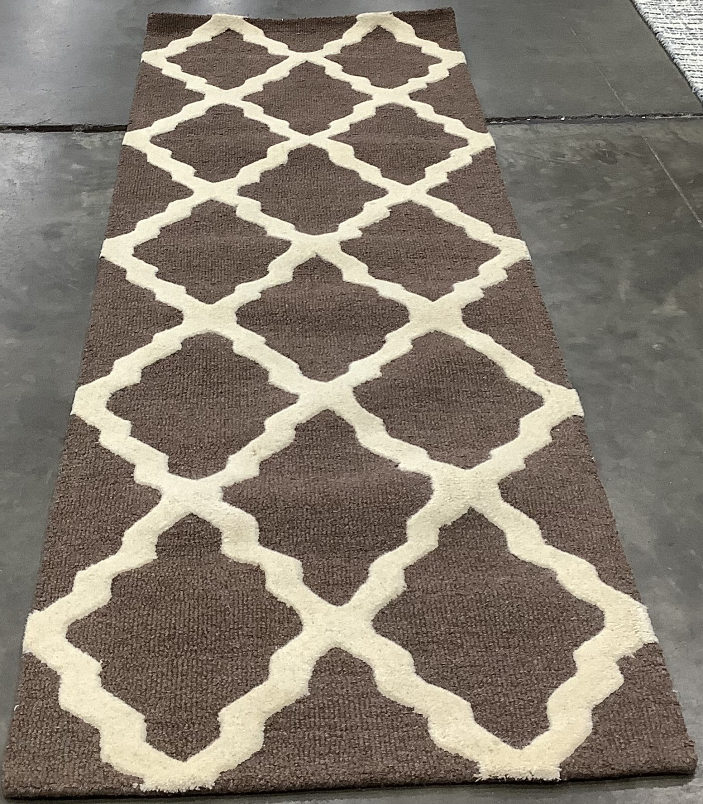 DARK BROWN / IVORY 2′-6″ x 8′-0″ Flaw in Rug Reduced Price 1172678998 CAM121H-28
