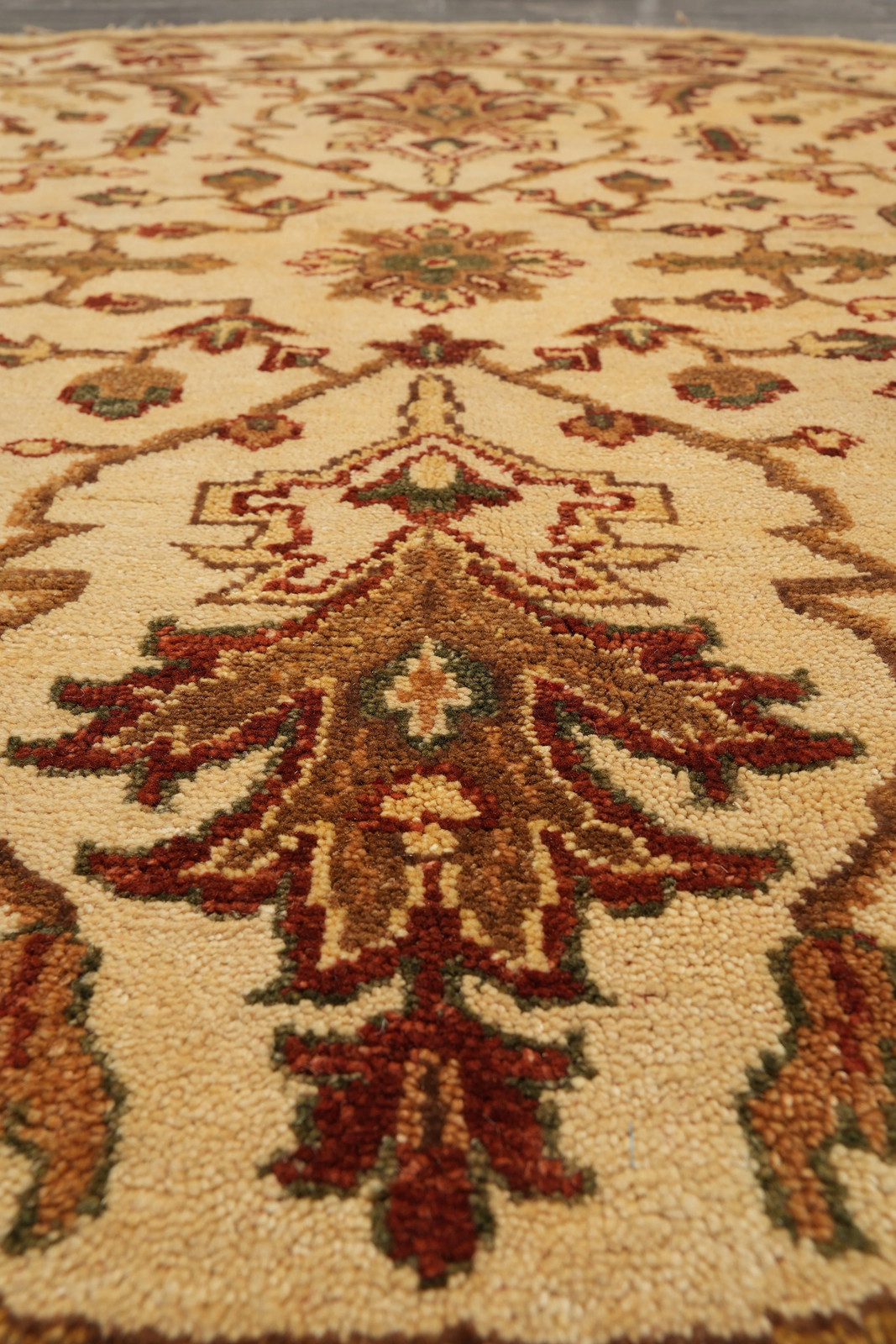6 x 6 Round Light Beige Wool Agra Rug #F-4211