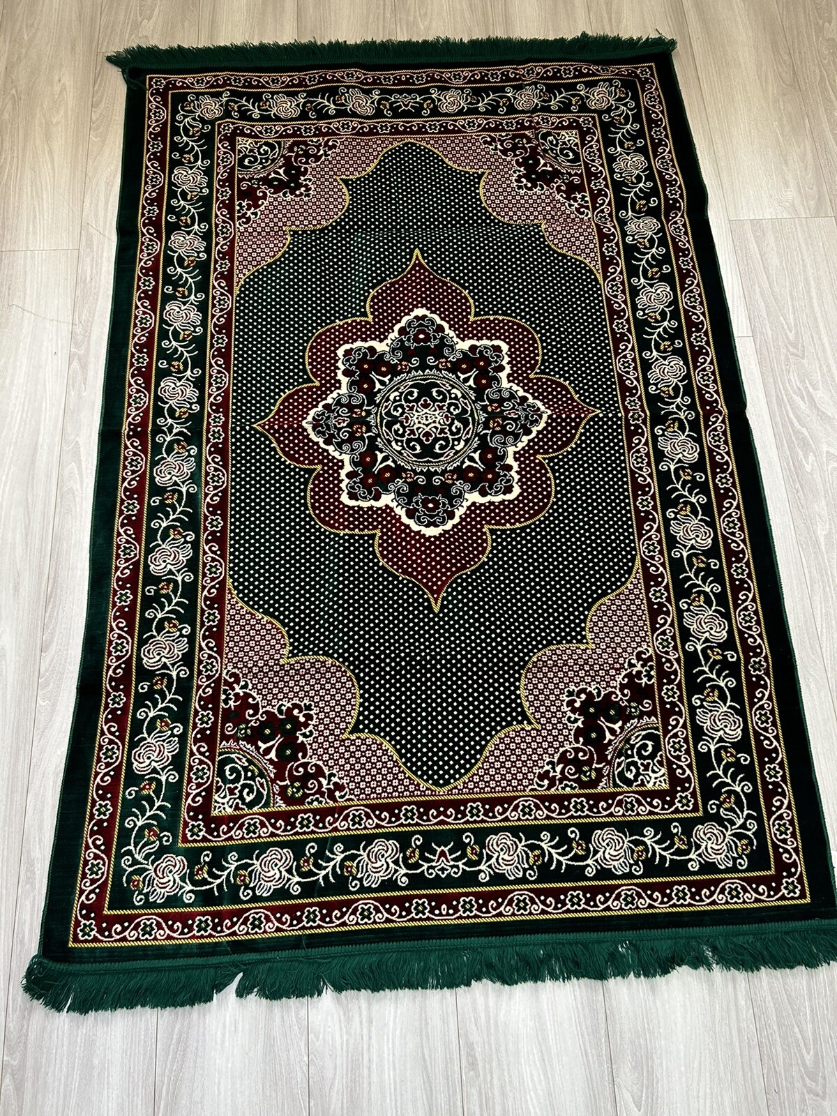 Persian Style Traditional Rug Predominantly Green 200cm x 133cm Free Post Aus