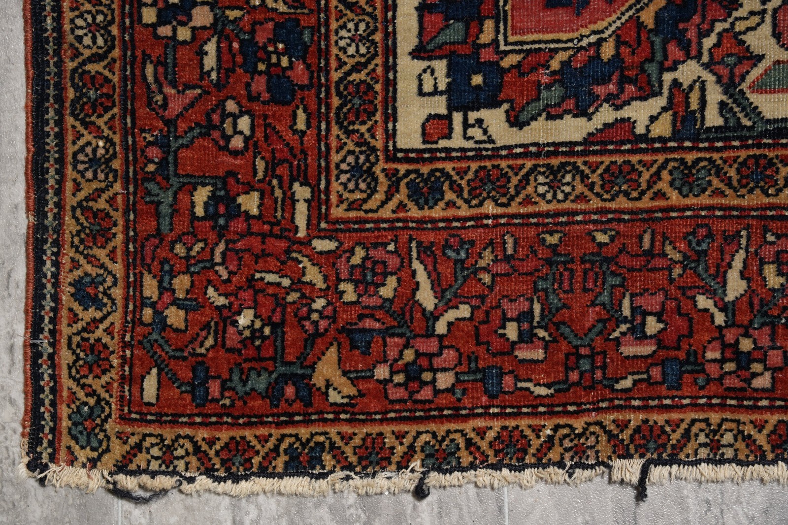 3.6 x 5 Antique Perrsian Sarouuk Feraghaan Rug 1930’s #F-4512