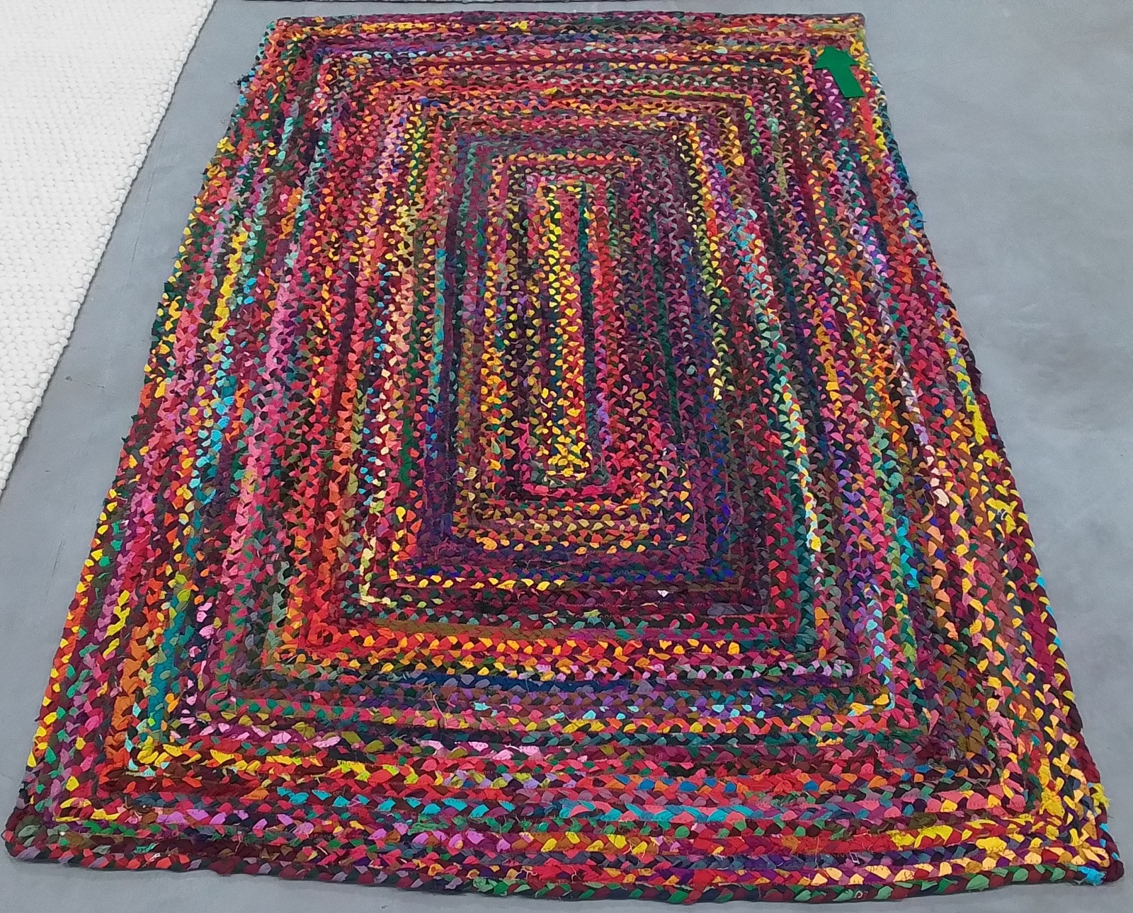 RED / MULTI 4′-0″ x 6′-0″ Flaw in Rug, Reduced Price 3172810417 BRD210A-4