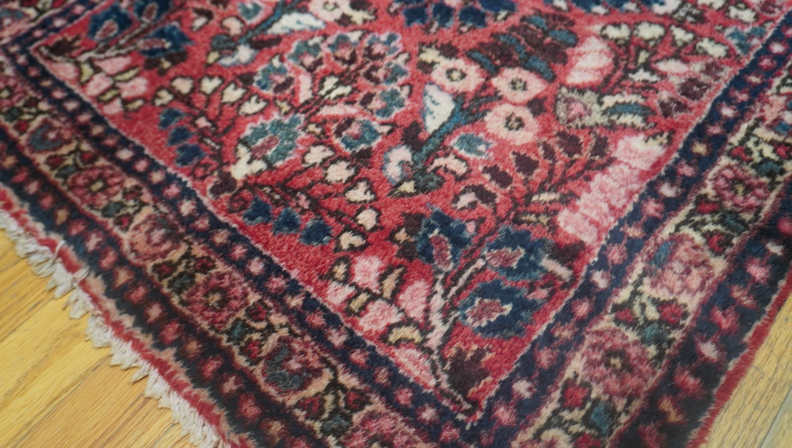 2′ x 2’7″ Antique Hand Knotted Saroukk Wool Red Floral Rug
