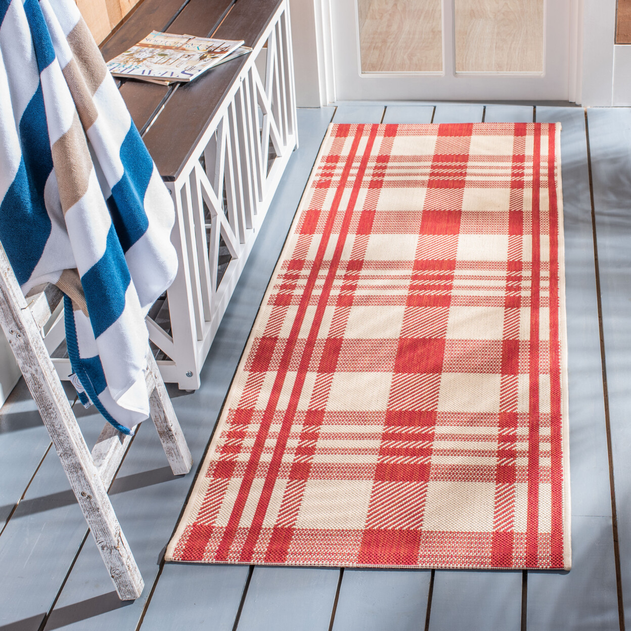 SAFAVIEH Outdoor CY6201-238 Courtyard Collection Red / Bone Rug