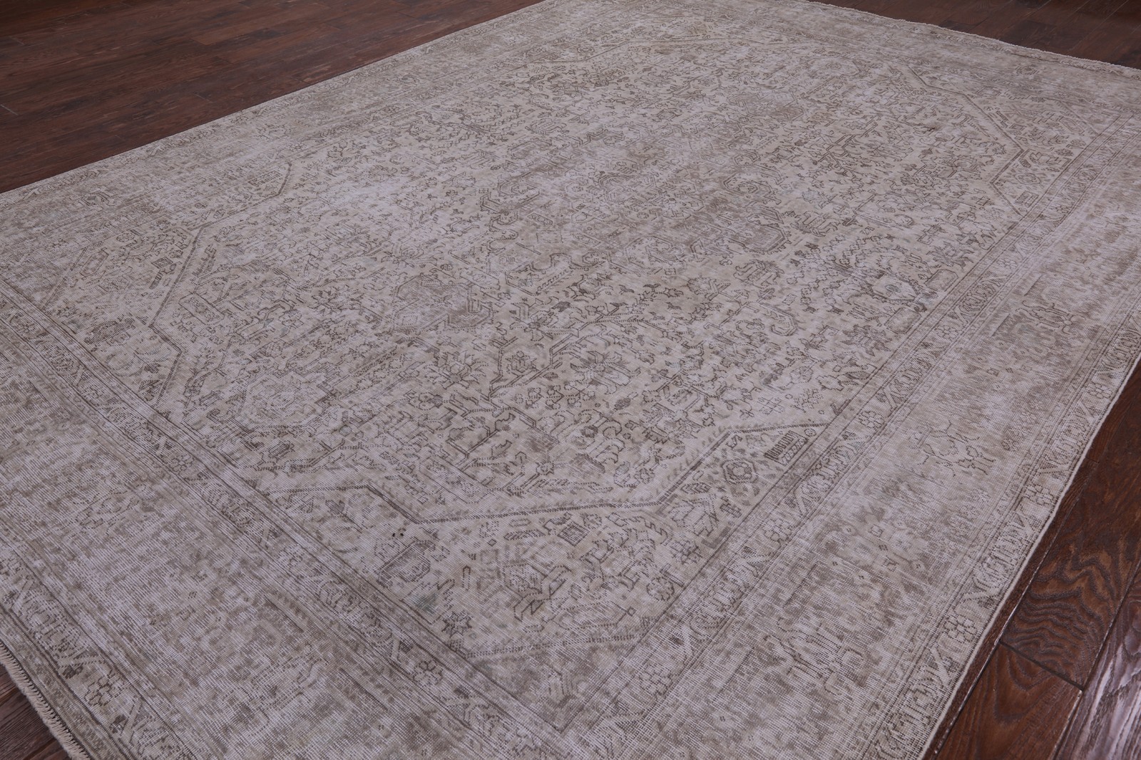 9′ 1″ X 12′ 6″ Vintage White Wash Hand Knotted Wool Rug – Q2569